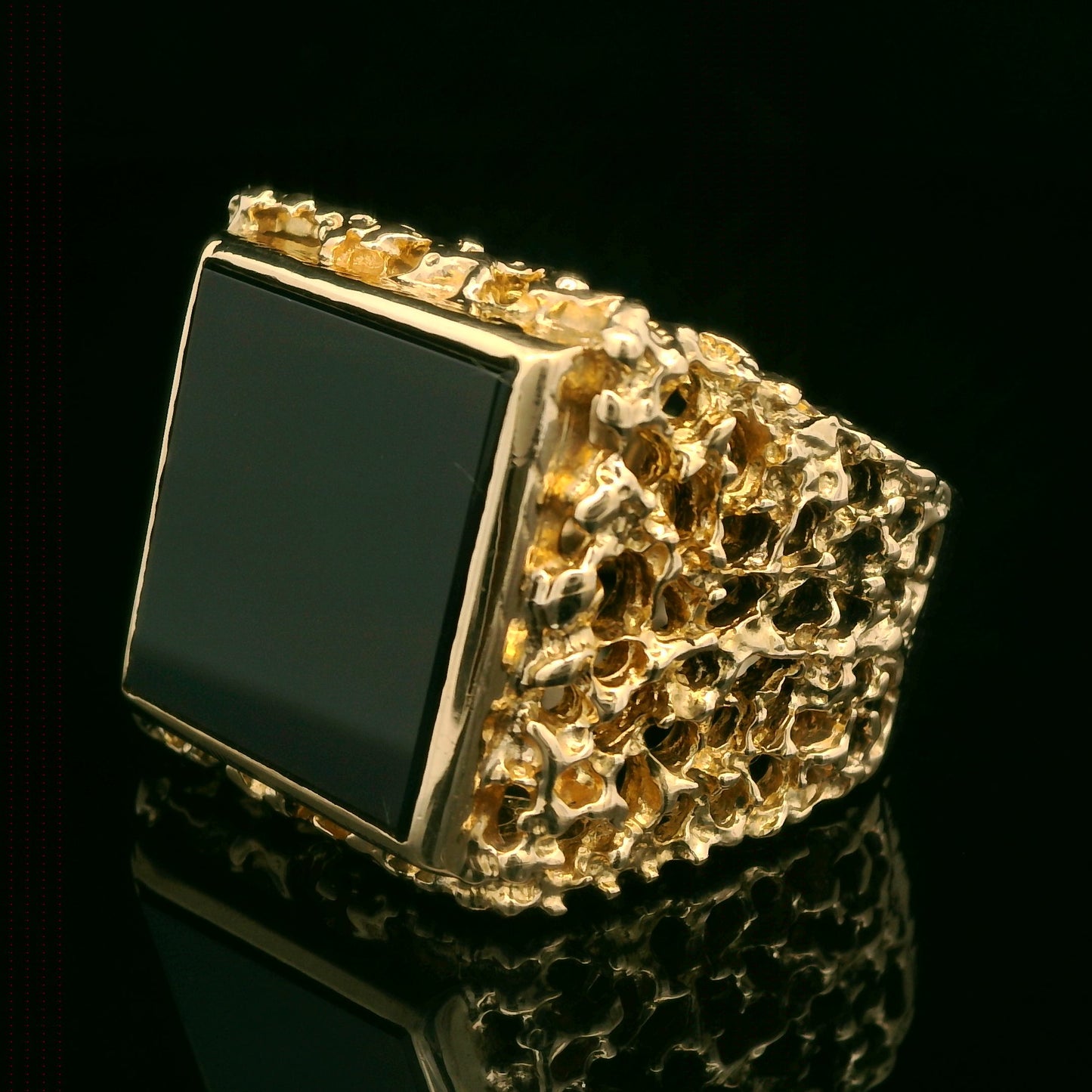 9CT Yellow Gold Onyx Signet Ring - Size X"- 13.1G