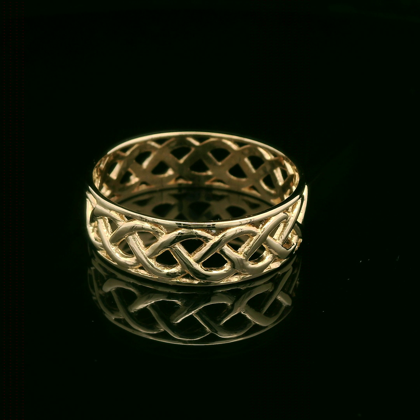 9CT Pre-Owned Yellow Gold Celtic RIng - Size Z"- 3.8G