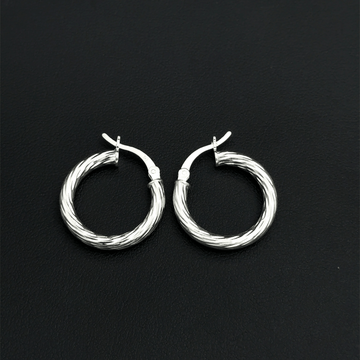 925 Sterling SIlver 2.8G hoops
