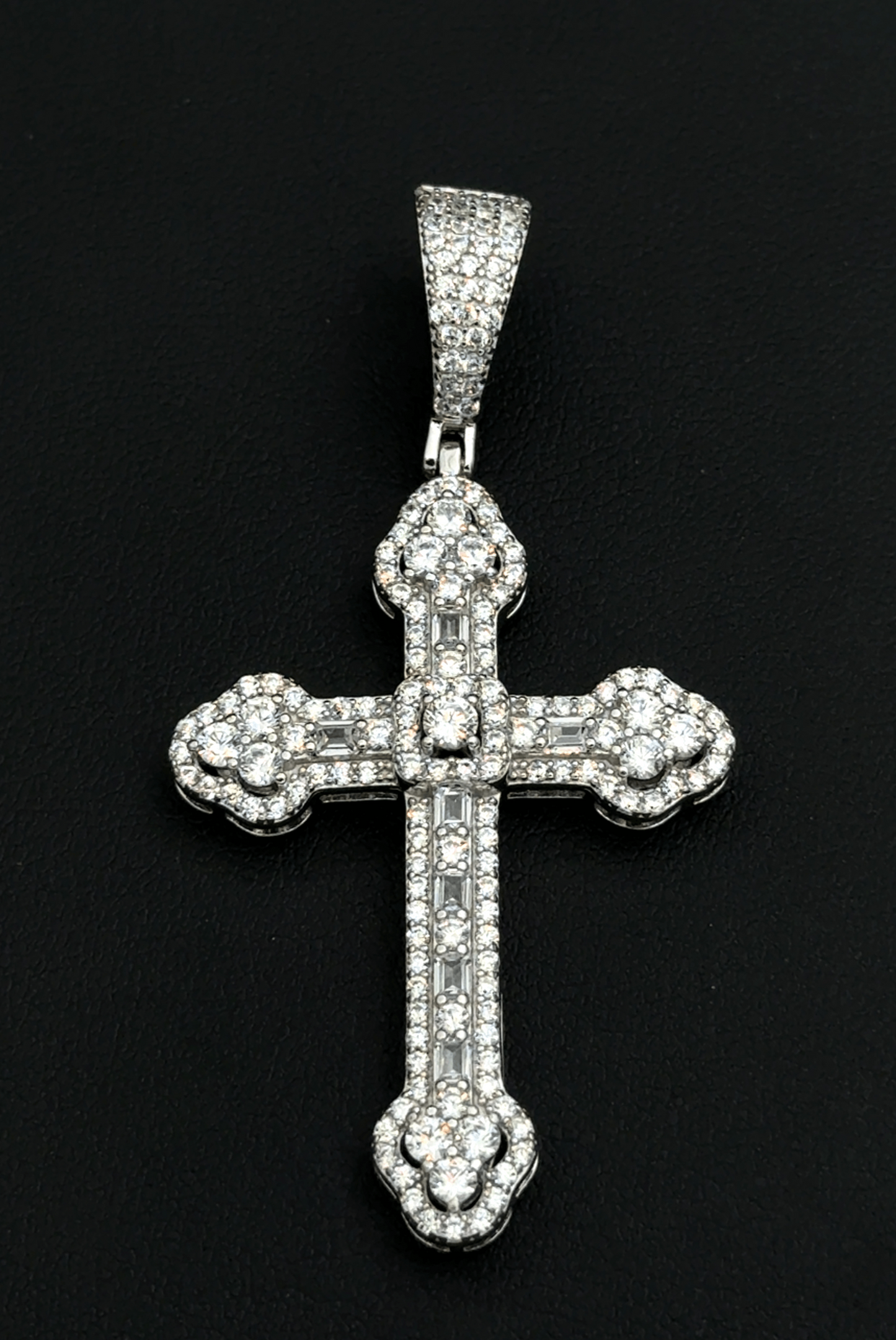 925 Sterling Silver CZ cross 14.4G