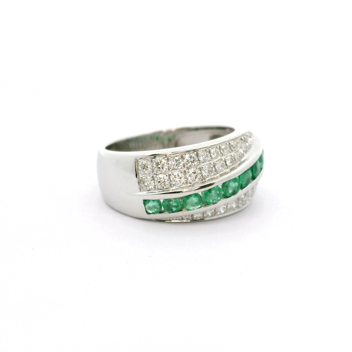 18ct Diamond and Emerald ring