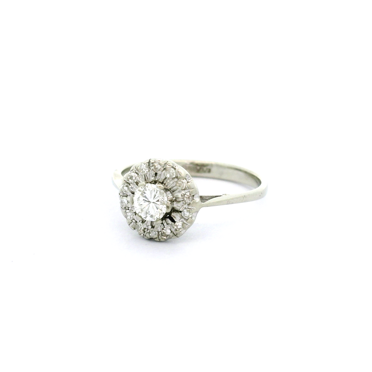 18ct Diamond with halo ring